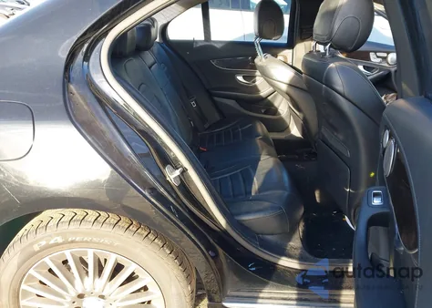 2015 Mercedes-Benz C 300 4Matic/Luxury 4Matic/Sport 4Matic из США, поврежденный, VIN 55SWF4KB0FU010423